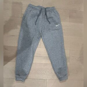 Nike women’s gray training sweats SIZE SMALL NEW WITH TAGS